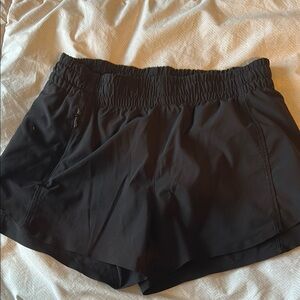 Athleta Women's Black heart the hustle 2.5 Athletic Shorts